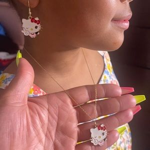 Hello kitty necklace set